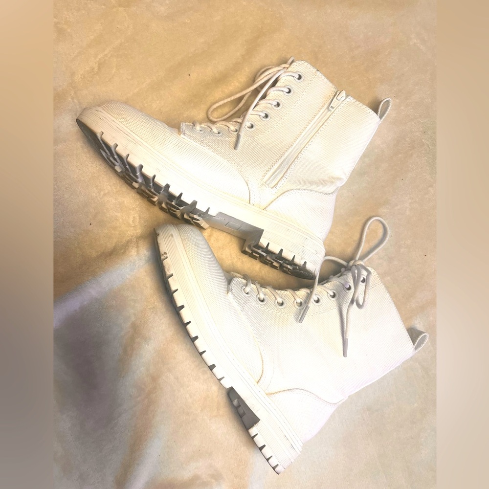 White Lace-Up Women's Boots